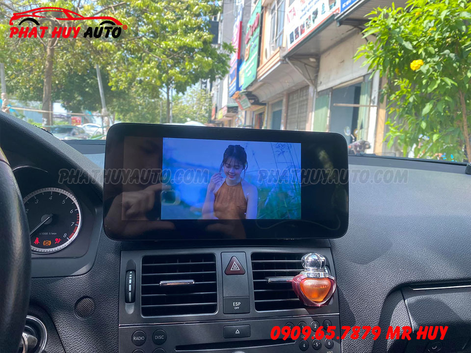 Màn hình xe Mercedes C250 2008