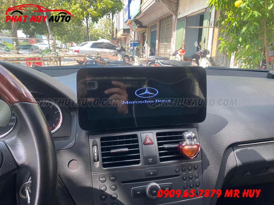 Màn hình xe Mercedes C250 2008