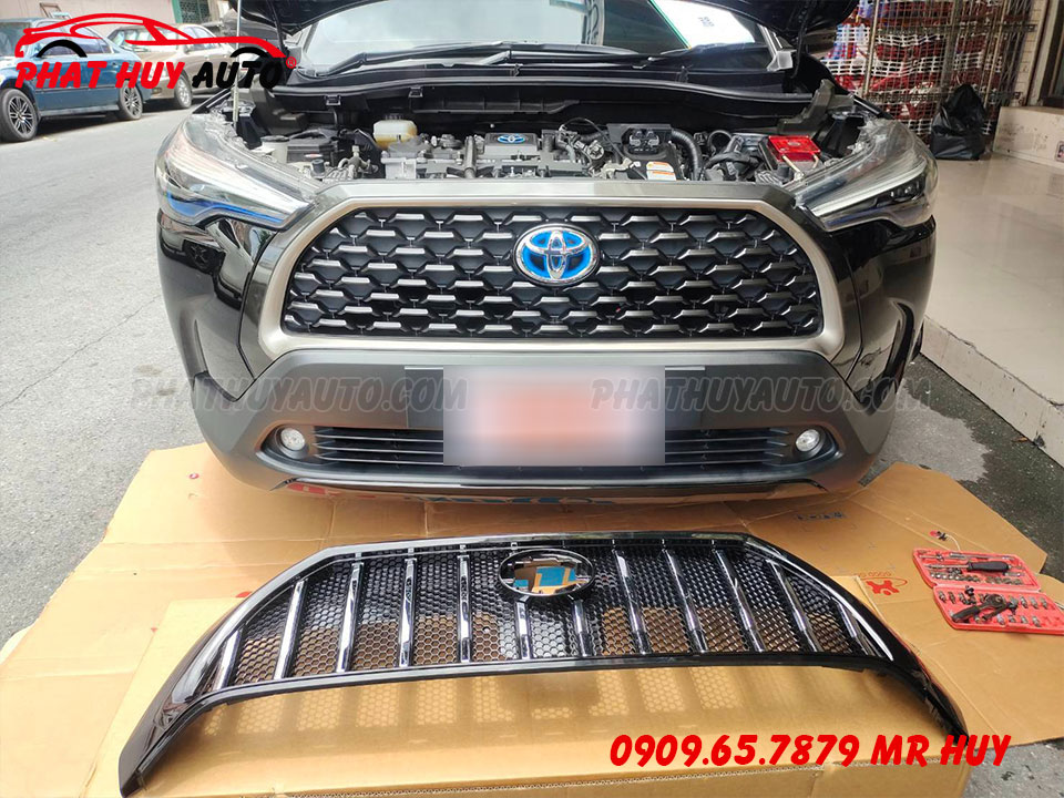 Mặt ca lăng độ Toyota Cross 2022