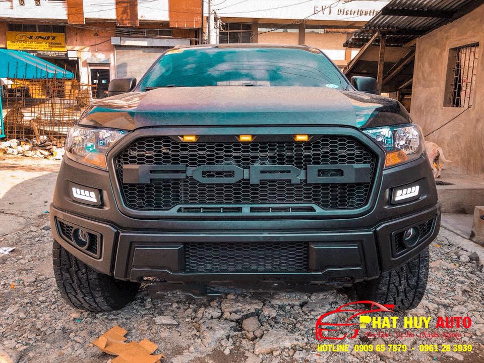 Mặt ca lăng Ford Ranger 2021