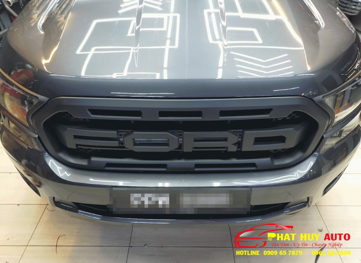 Mặt ca lăng Ford Ranger 2021