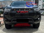 Mặt ca lăng xe Toyota Hilux