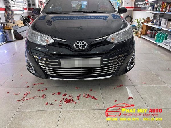 Mặt ca lăng xe Toyota Vios