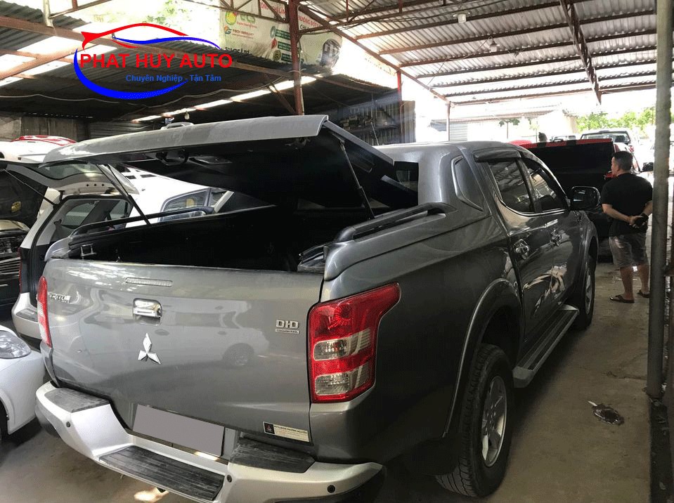Nắp thùng xe bán tải