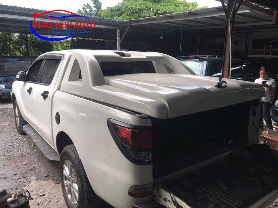 Nắp thùng xe bán tải