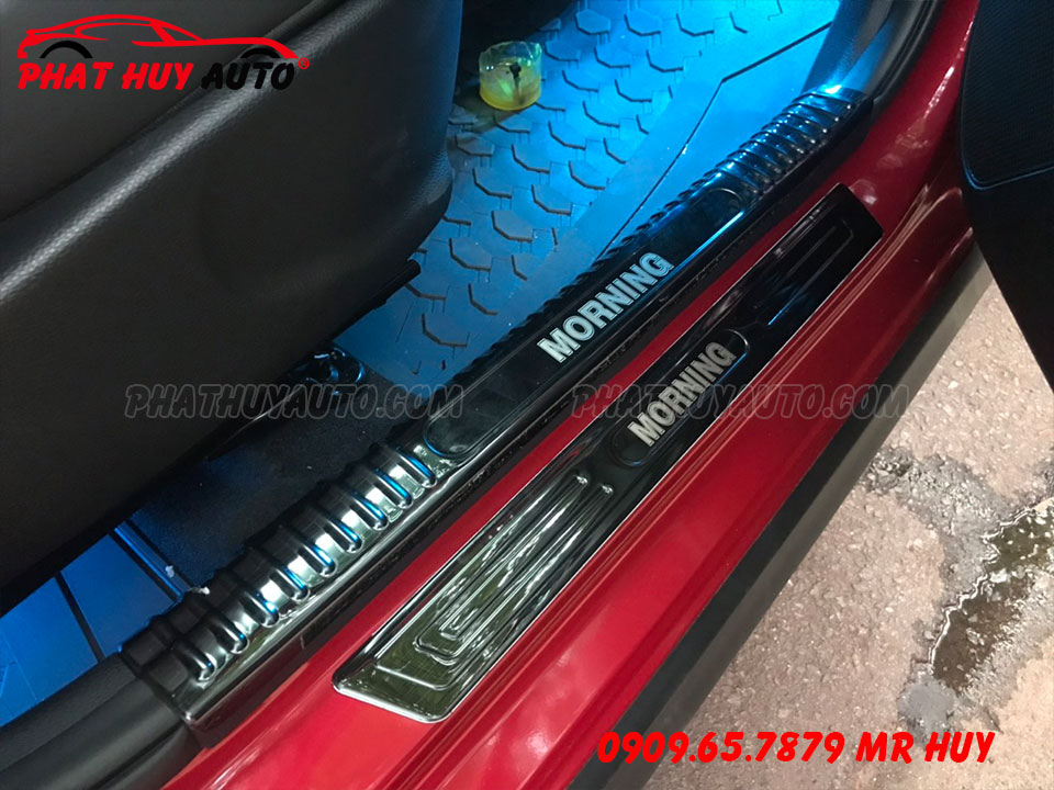 Nẹp bước chân Kia Morning 2022