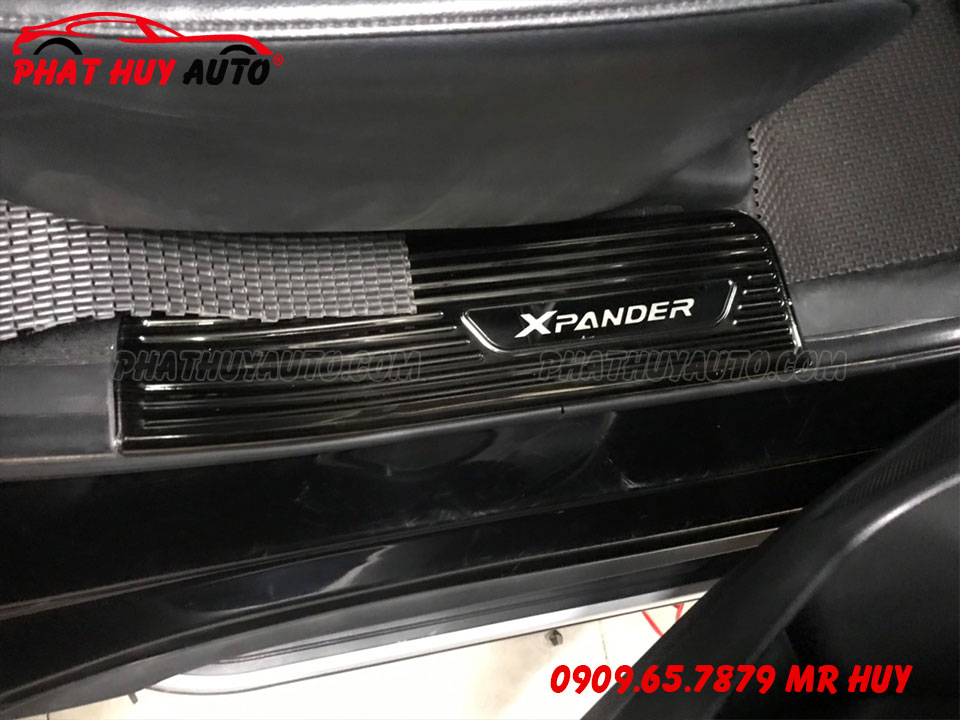 Nẹp bước chân Xpander Cross 2022