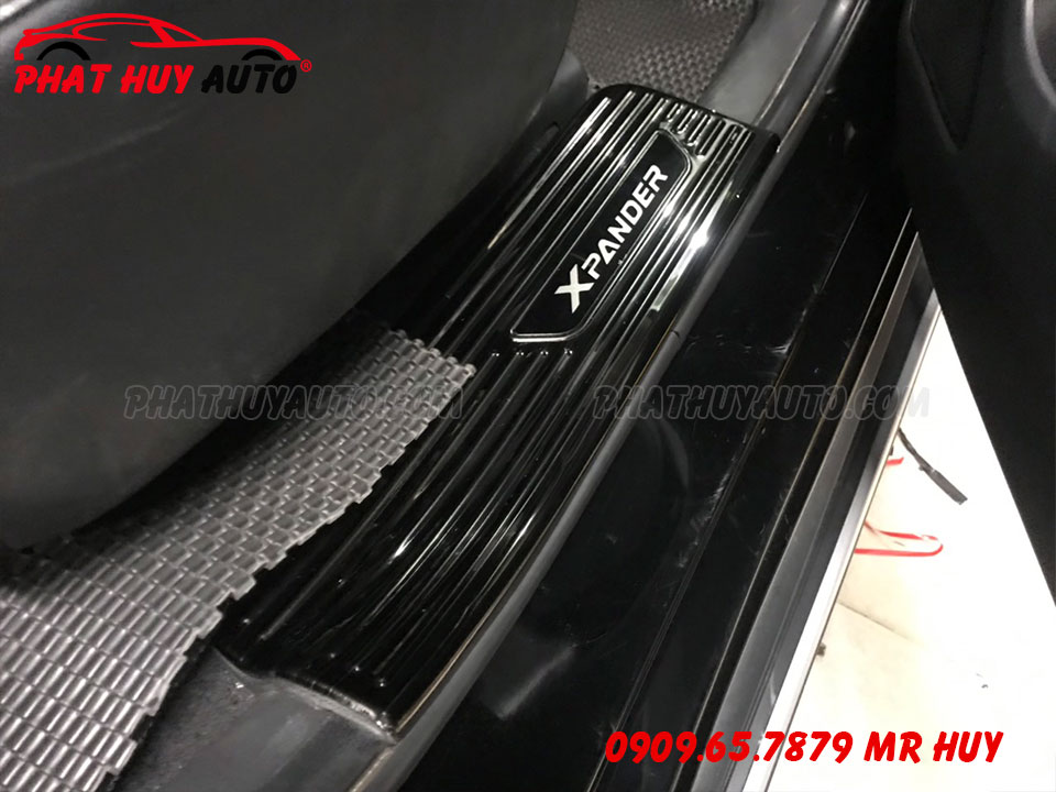 Nẹp bước chân Xpander Cross 2022