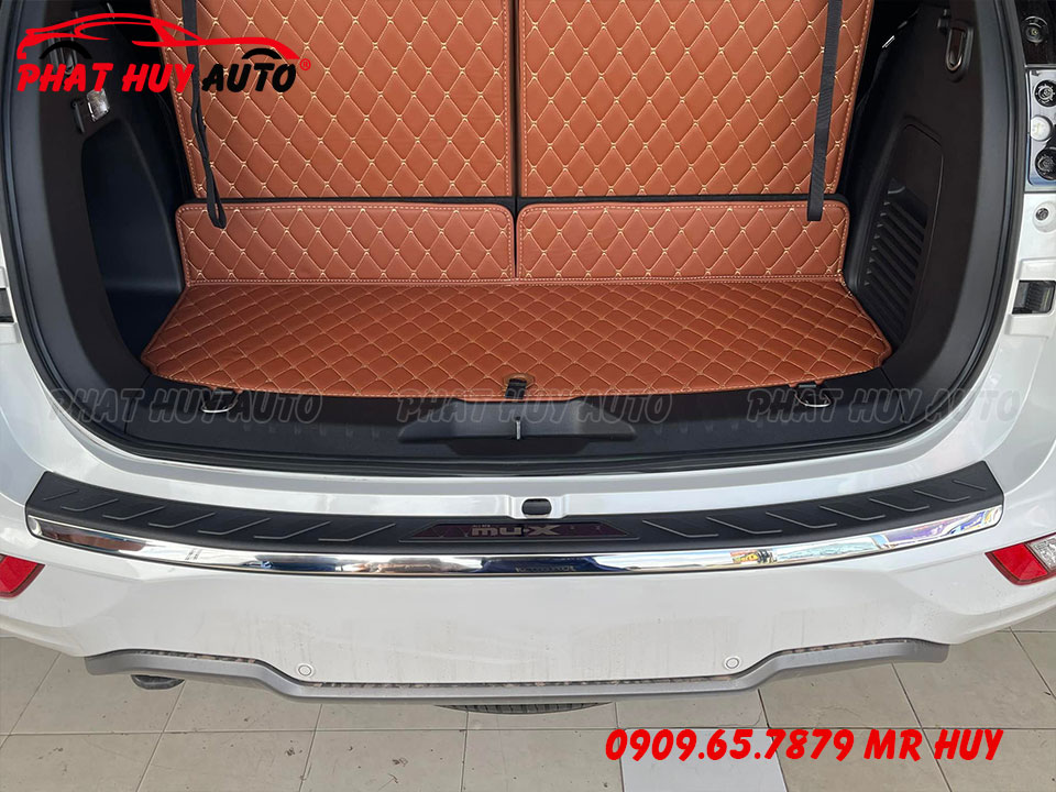 Nẹp chống trầy cốp sau Isuzu Mux 2022