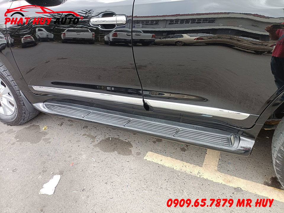 Nẹp Ốp Hông Toyota Land Cruiser