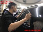 Nẹp viền chân kính Kia Sorento