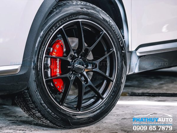 Ốp Brembo cho Hyundai Santafe 2021