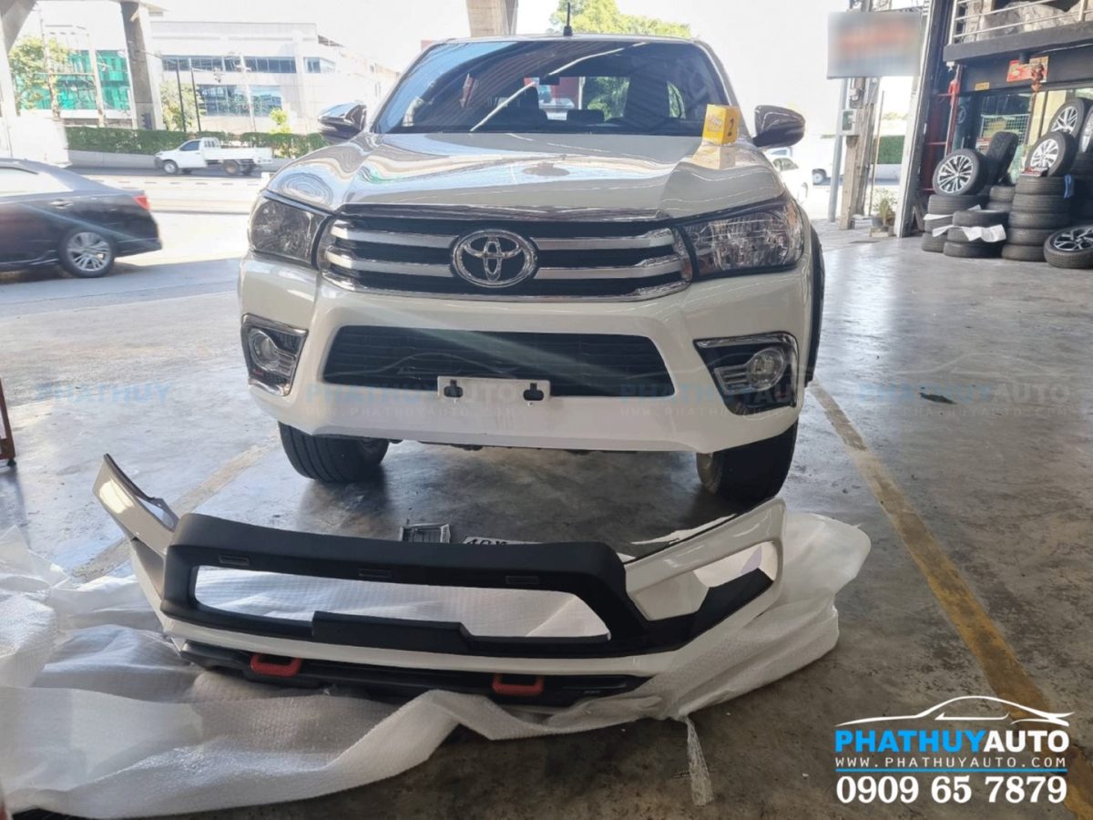 Ốp cản trước cho Toyota Hilux