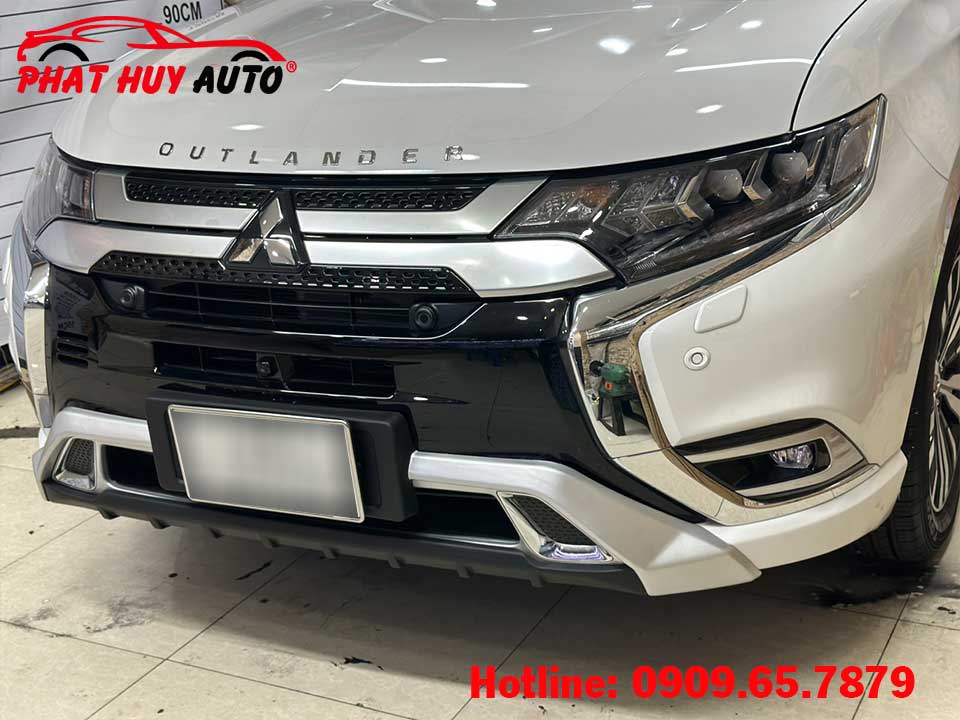 Ốp cản trước sau xe Mitsubishi Outlander