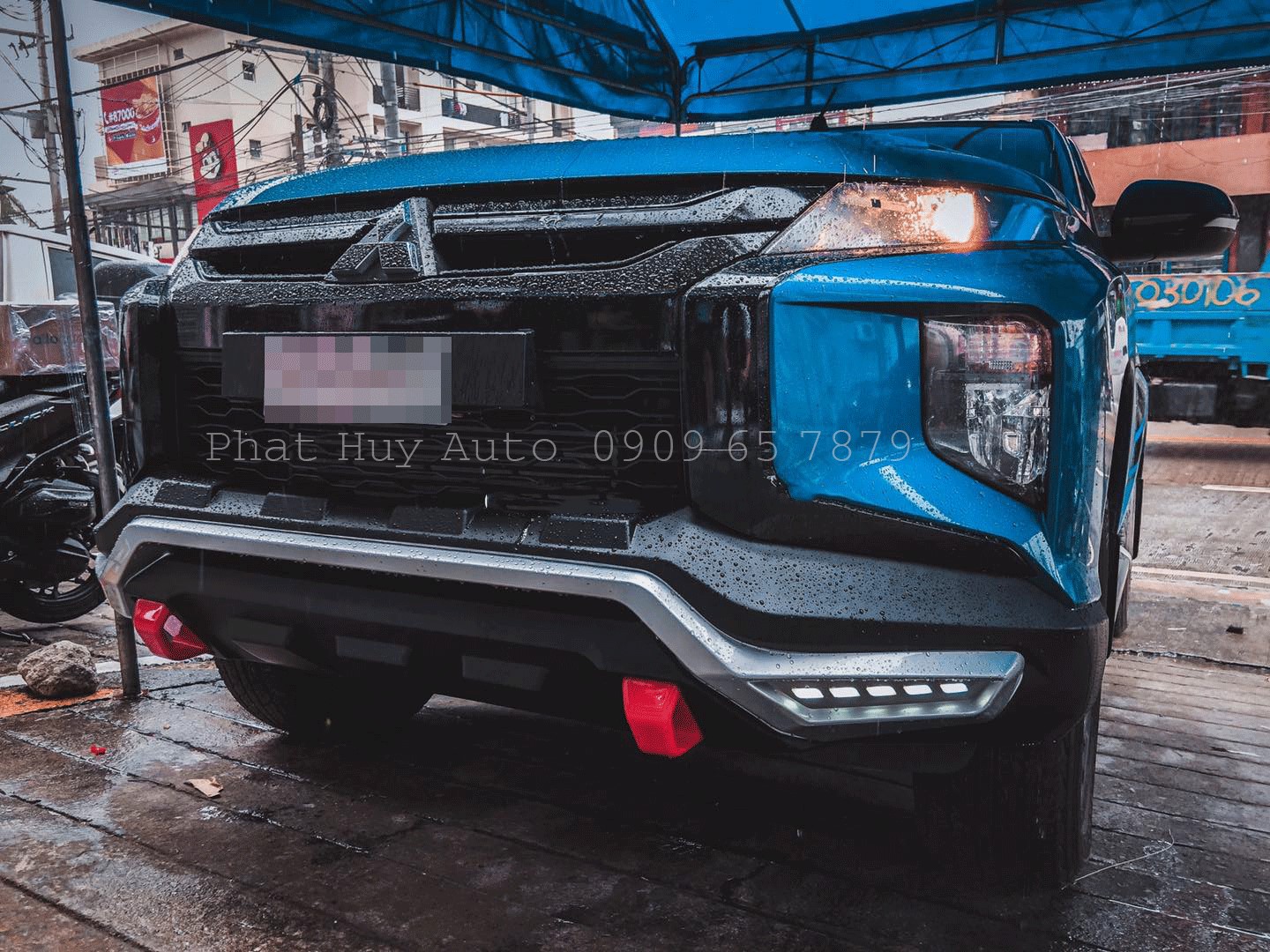 Ốp Cản Trước xe Mitsubishi Triton