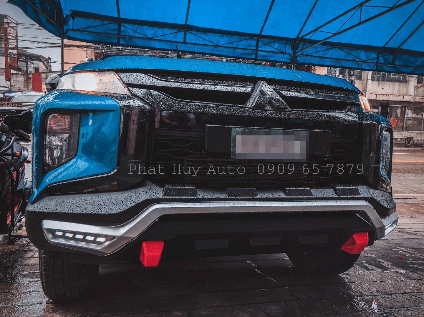 Ốp Cản Trước xe Mitsubishi Triton