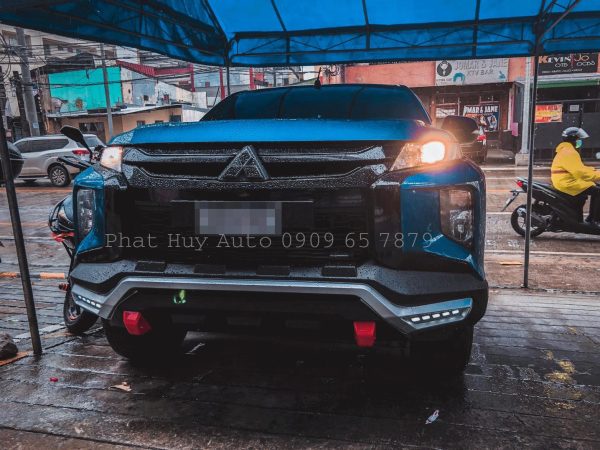 Ốp Cản Trước xe Mitsubishi Triton