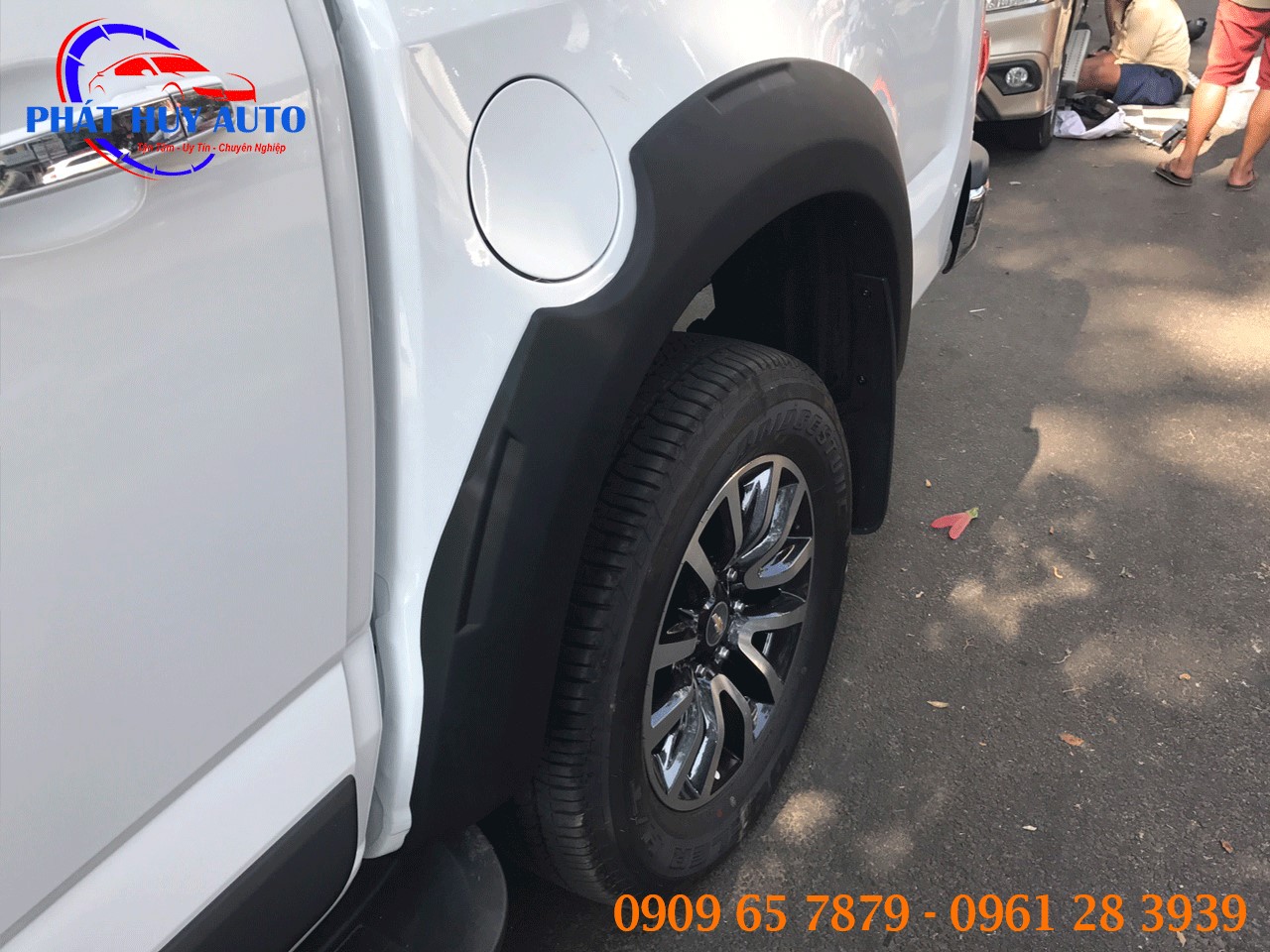 Ốp cua lốp xe Chevrolet Colorado