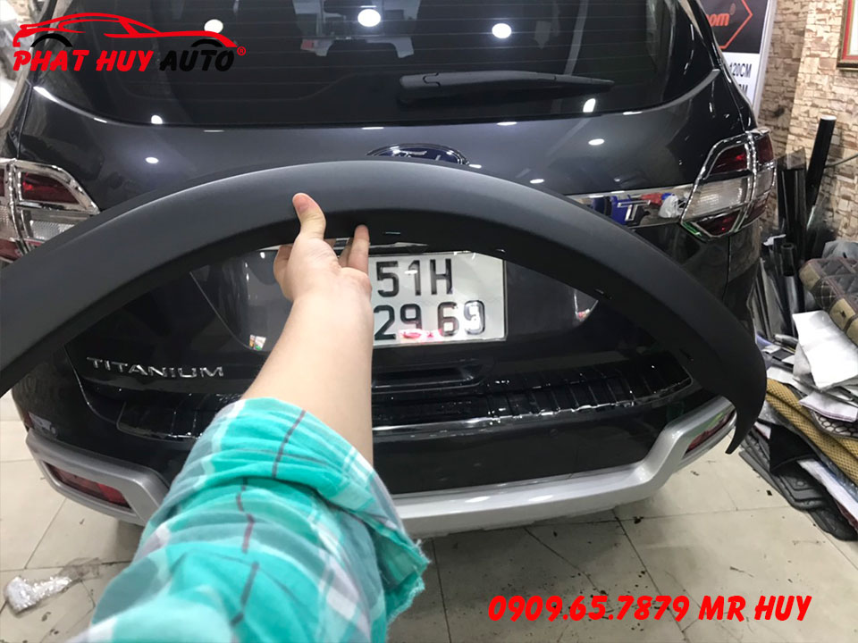 Ốp Cua Lốp Ford Everest 2022