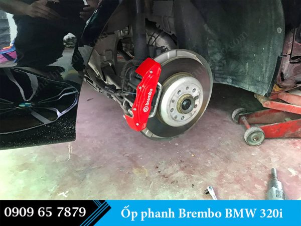 Ốp phanh Brembo cho BMW 320i