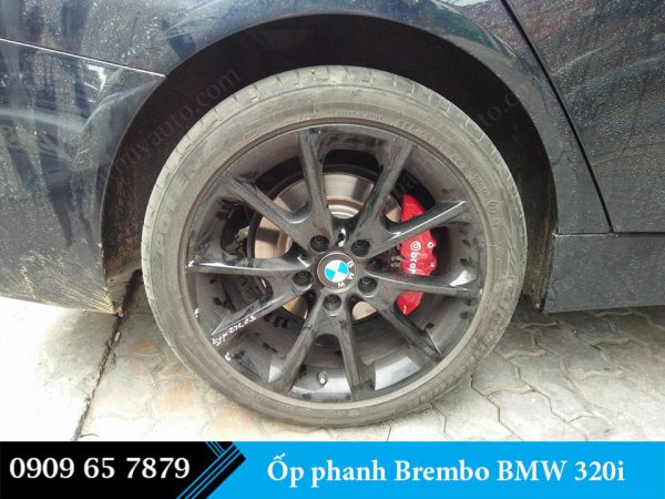 Ốp phanh Brembo cho BMW 320i