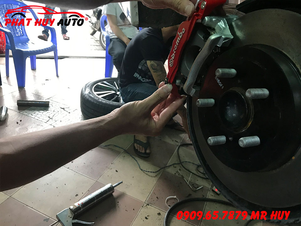 Ốp phanh Brembo Đỏ Cho Altis