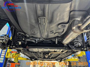 Phủ gầm chống rỉ Toyota Camry