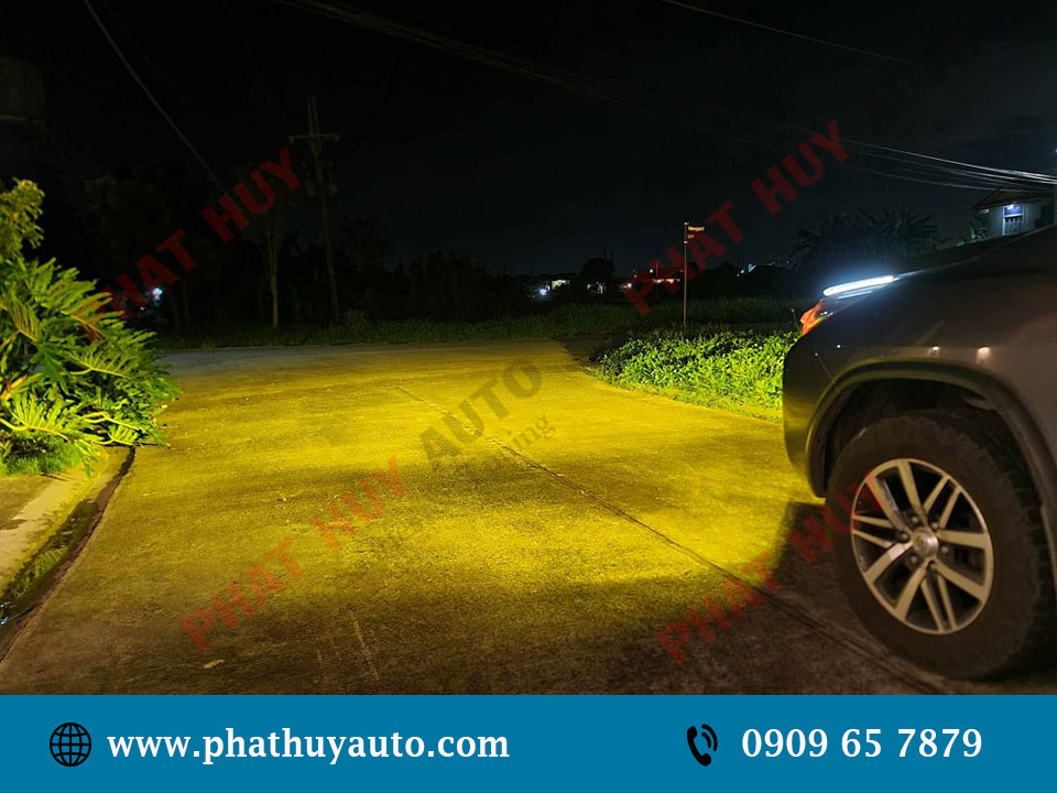 Thay Bóng Đèn Led Gầm Fortuner