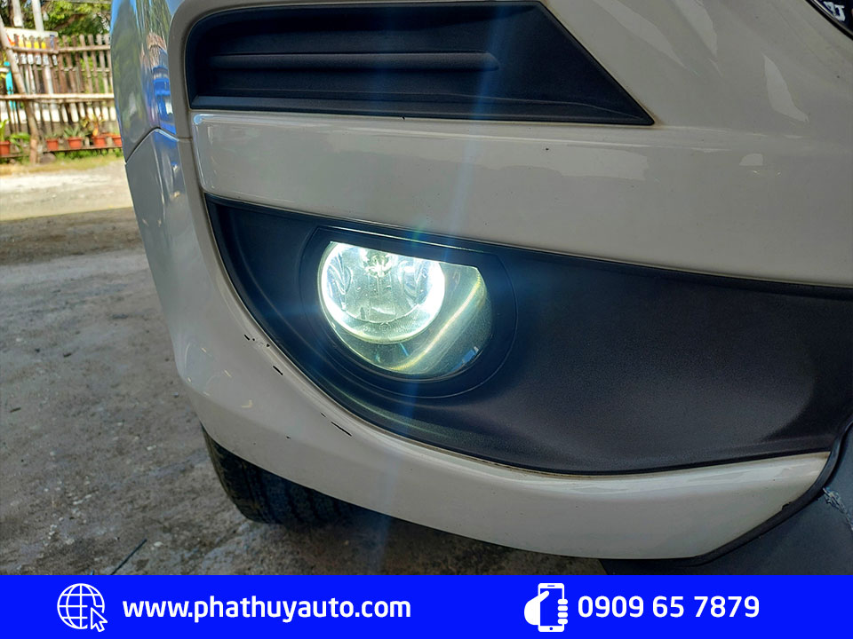 Thay bóng đèn Led gầm xe Chevrolet Trailblazer