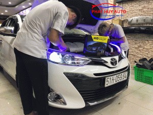 Thay bóng đèn tăng sáng cho ô tô
