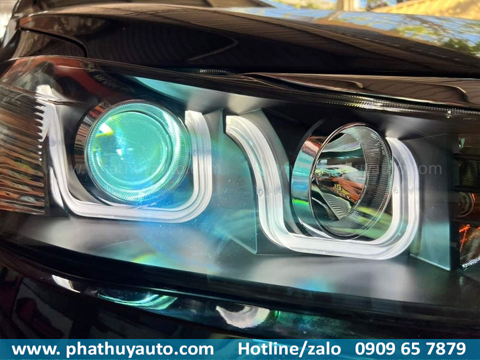Thay cụm đèn pha cho Vios