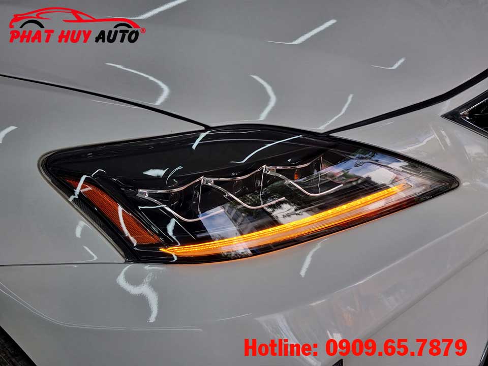 Thay cụm đèn pha Lexus IS250C 2008