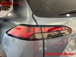 Toyota Cross dán đèn đen khói