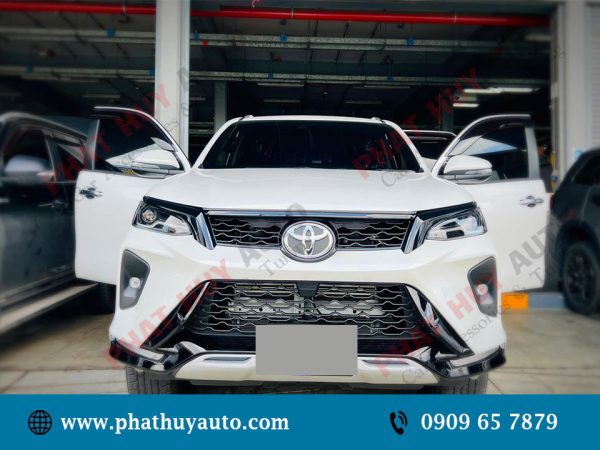 Toyota Fortuner 2023 độ cốp điện