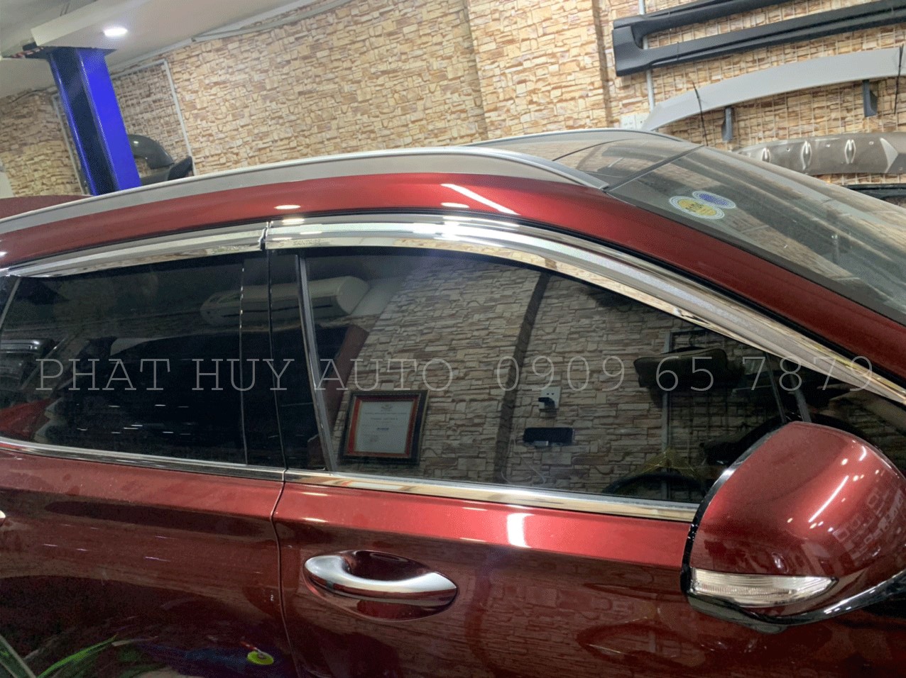 Vè che mưa xe Santafe 2021